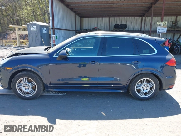 2012 Porsche Cayenne S z VIN WP1AB2A27CLA49899, wystawiony jako IAAI lot #42081215 z przebiegiem 147 920 mil mil oraz . Historia ofert i sprzedaży dostępna na DreamBid. Obrazek 14.