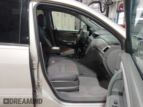 2015 Chevrolet Traverse LT with VIN 1GNKRHKDXFJ194964, listed as a IAAI auction lot 41728795 with 167,760 mi miles and . Bid and sale history available at DreamBid. Image 5.