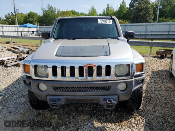 2006 Hummer H3 z VIN 5GTDN136968135876, wystawiony jako Copart lot #70907614 z przebiegiem 248 692 mil mil oraz Szkody całkowita. Historia ofert i sprzedaży dostępna na DreamBid. Obrazek 5.