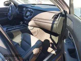2020 Volvo XC90 Momentum z VIN YV4A22PK7L1564953, wystawiony jako IAAI lot #40647298 z przebiegiem 58 641 mil mil oraz . Historia ofert i sprzedaży dostępna na DreamBid. Obrazek 5.