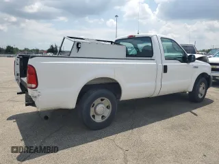2005 Ford F-250 XL с VIN 1FTNF20575EB70989, выставлен на аукционе Copart как лот 61671485 с пробегом 126 995 миль миль и Чистый • Clean title. История ставок и продаж доступна на DreamBid. Изображение 3.