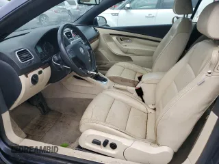 2007 Volkswagen Eos 2.0T with VIN WVWFA71F17V000623, listed as a Copart auction lot 54840164 with 135,617 mi miles and Salvage Title. Bid and sale history available at DreamBid. Image 7.
