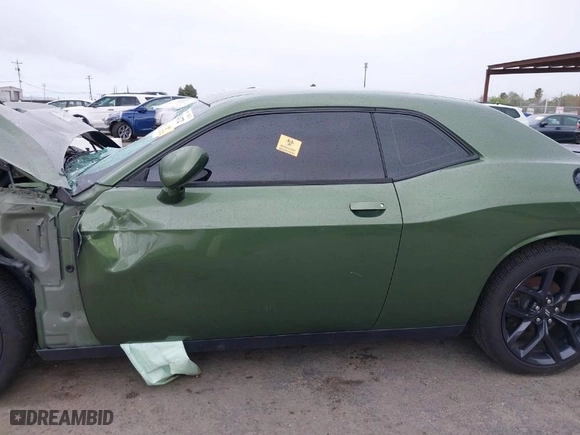 2020 Dodge Challenger SXT with VIN 2C3CDZAG7LH134915, listed as a IAAI auction lot 40704472 with 92,142 mi miles. Bid and sale history available at carsss.com. Image 14.