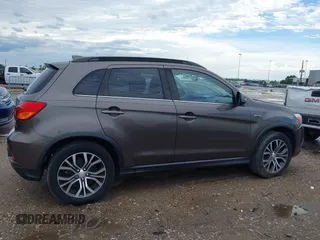 2018 Mitsubishi Outlander SEL z VIN JA4AP4AW4JU018385, wystawiony jako IAAI lot #42460235 z przebiegiem 83 910 mil mil oraz . Historia ofert i sprzedaży dostępna na DreamBid. Obrazek 13.
