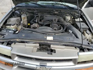2004 Chevrolet Blazer LS z VIN 1GNDT13X24K145775, wystawiony jako Copart lot #56202555 z przebiegiem 224 339 mil mil oraz Szkoda całkowita • Salvage title. Historia ofert i sprzedaży dostępna na DreamBid. Obrazek 12.
