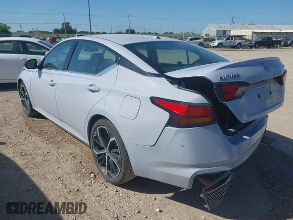 2024 Nissan Altima SR z VIN 1N4BL4CV5RN369697, wystawiony jako IAAI lot #42335803 z przebiegiem 29 820 mil mil oraz . Historia ofert i sprzedaży dostępna na DreamBid. Obrazek 3.