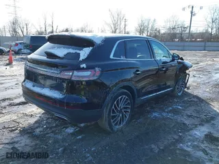 2019 Lincoln Nautilus Reserve with VIN 2LMPJ6LP1KBL36698, listed as a IAAI auction lot 41579261 with 109,994 mi miles. Bid and sale history available at carsss.com. Image 4.