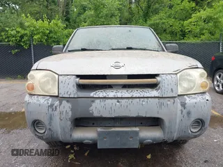 2001 Nissan Frontier XE z VIN 1N6DD26SX1C318540, wystawiony jako IAAI lot #42361846 z przebiegiem 286 072 mil mil oraz . Historia ofert i sprzedaży dostępna na DreamBid. Obrazek 6.