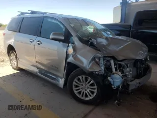 2017 Toyota Sienna XLE Auto Access Seat with VIN 5TDYZ3DC8HS838428, listed as a Copart auction lot 61924935 with 93,836 mi miles and Salvage title. Bid and sale history available at DreamBid. Image 4.