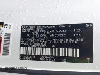 2024 Toyota Highlander XLE z VIN 5TDAAAA59RS011154, wystawiony jako IAAI lot #41243314 z przebiegiem 28 555 mil mil oraz . Historia ofert i sprzedaży dostępna na DreamBid. Obrazek 9.