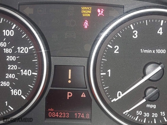 2015 BMW X1 xDrive28i with VIN WBAVL1C57FVY35998, listed as a IAAI auction lot 41740072 with 84,233 mi miles. Bid and sale history available at carsss.com. Image 7.
