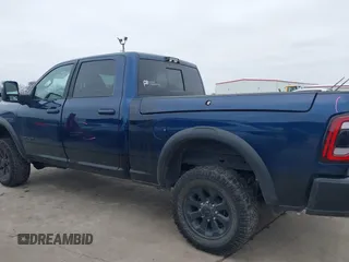 2024 Ram 2500 Power Wagon z VIN 3C6TR5EJ0RG315687, wystawiony jako IAAI lot #41614637 z przebiegiem 10 933 mil mil oraz . Historia ofert i sprzedaży dostępna na DreamBid. Obrazek 14.