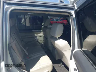 2006 Jeep Commander Limited with VIN 1J8HH58226C253433, listed as a IAAI auction lot 42028340 with 132,387 mi miles. Bid and sale history available at carsss.com. Image 8.