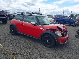 2007 MINI Hardtop S z VIN WMWMF73527TV30718, wystawiony jako IAAI lot #42350096 z przebiegiem 176 198 mil mil oraz . Historia ofert i sprzedaży dostępna na DreamBid. Obrazek 1.