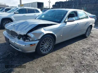 2006 Jaguar XJ with VIN SAJWA71B96SH04571, listed as a IAAI auction lot 41574323 with 1 mi miles. Bid and sale history available at carsss.com. Image 16.