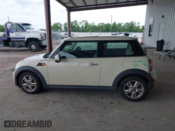 2011 MINI Hardtop with VIN WMWSU3C52BT091664, listed as a IAAI auction lot 42427367 with 110,488 mi miles and . Bid and sale history available at DreamBid. Image 14.