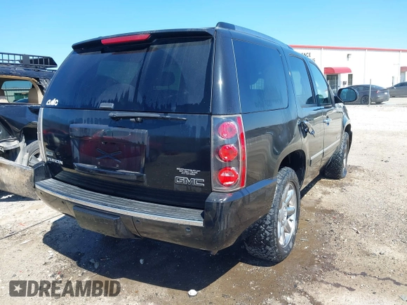 2010 GMC Yukon Denali with VIN 1GKUKEEF5AR201853, listed as a IAAI auction lot 41847258 with 205,431 mi miles. Bid and sale history available at carsss.com. Image 4.