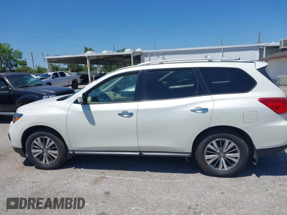 2018 Nissan Pathfinder SV with VIN 5N1DR2MN3JC620443, listed as a IAAI auction lot 42065523 with 137,449 mi miles. Bid and sale history available at carsss.com. Image 13.