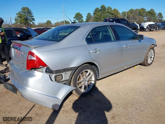 2011 Ford Fusion SEL with VIN 3FAHP0JA2BR165689, listed as a IAAI auction lot 41252799 with 163,448 mi miles. Bid and sale history available at carsss.com. Image 4.