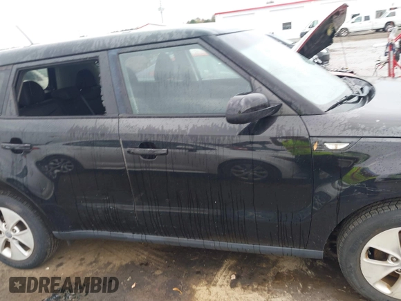 2014 Kia Soul with VIN KNDJN2A20E7721726, listed as a IAAI auction lot 40861996 with 109,091 mi miles. Bid and sale history available at carsss.com. Image 13.