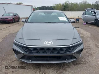 2025 Hyundai Elantra SE z VIN KMHLL4DG3SU860243, wystawiony jako IAAI lot #41899929 z przebiegiem 26 162 mil mil oraz . Historia ofert i sprzedaży dostępna na DreamBid. Obrazek 12.