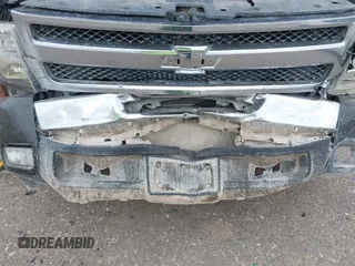 2010 Chevrolet Silverado 1500 LT with VIN 3GCRCSE0XAG228684, listed as a IAAI auction lot 40975818 with 264,129 mi miles and . Bid and sale history available at DreamBid. Image 6.