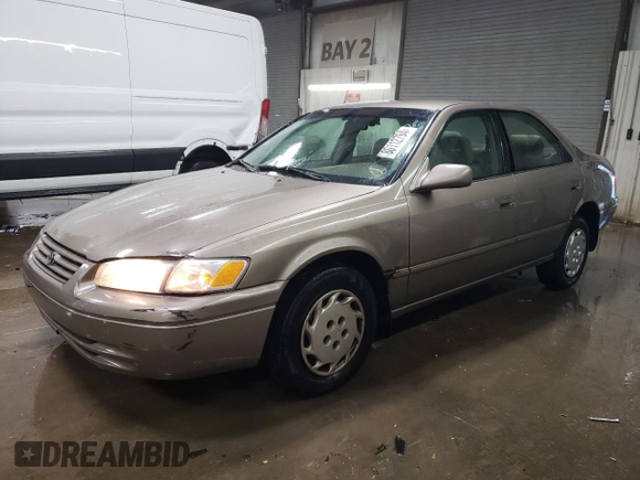1999 Toyota Camry LE с VIN 4T1BG22K4XU469265, выставлен на аукционе Copart как лот 80112794 с пробегом 184 782 миль миль и Списание • Salvage title. История ставок и продаж доступна на DreamBid. Изображение 1.