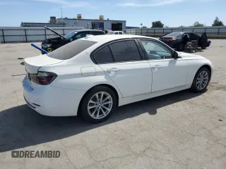 2017 BMW 3 Series 320i z VIN WBA8A9C53HK620298, wystawiony jako Copart lot #58196815 z przebiegiem 101 971 mil mil oraz Szkoda całkowita • Salvage title. Historia ofert i sprzedaży dostępna na DreamBid. Obrazek 3.