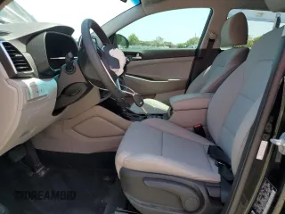 2020 Hyundai Tucson SE z VIN KM8J23A40LU145517, wystawiony jako Copart lot #56828325 z przebiegiem 71 581 mil mil oraz Nie do naprawy • Non repairable. Historia ofert i sprzedaży dostępna na DreamBid. Obrazek 7.