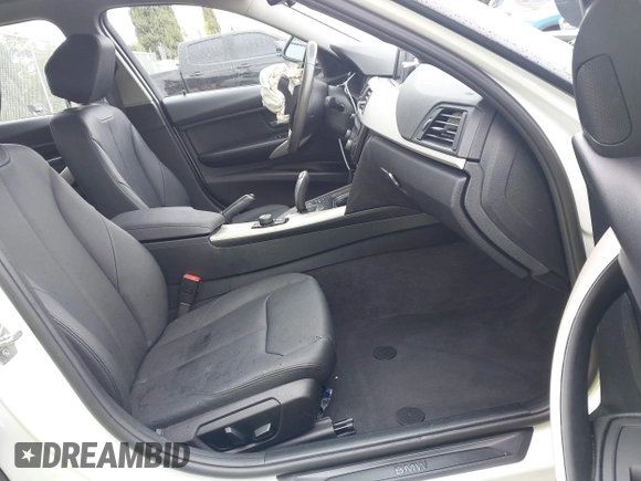 2015 BMW 3 Series 320i with VIN WBA3B1C5XFK137171, listed as a IAAI auction lot 41736278 with 28,673 mi miles. Bid and sale history available at carsss.com. Image 5.