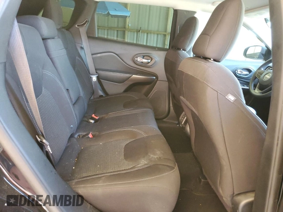 2019 Jeep Cherokee Latitude z VIN 1C4PJLCB0KD340500, wystawiony jako Copart lot #54193245 z przebiegiem 138 517 mil mil oraz Szkoda całkowita • Salvage title. Historia ofert i sprzedaży dostępna na DreamBid. Obrazek 11.