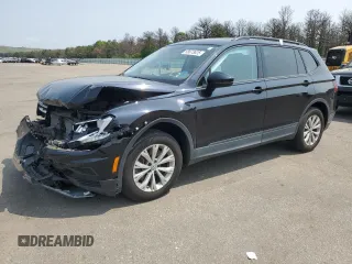 2020 Volkswagen Tiguan S z VIN 3VV0B7AX0LM077436, wystawiony jako Copart lot #58673625 z przebiegiem 14 938 mil mil oraz Szkoda całkowita • Salvage title. Historia ofert i sprzedaży dostępna na DreamBid. Obrazek 1.
