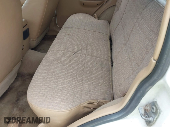 1998 Jeep Cherokee Sport z VIN 1J4FJ68SXWL243008, wystawiony jako IAAI lot #42411968 z przebiegiem 147 680 mil mil oraz . Historia ofert i sprzedaży dostępna na DreamBid. Obrazek 8.