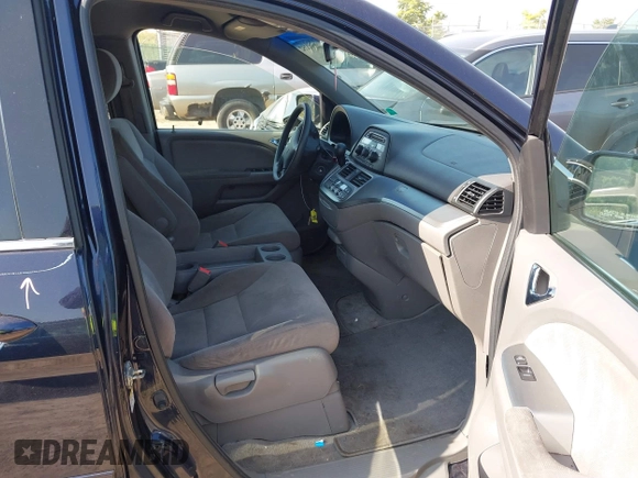 2008 Honda Odyssey EX with VIN 5FNRL38478B078862, listed as a IAAI auction lot 40090252 with 184,583 mi miles. Bid and sale history available at carsss.com. Image 5.