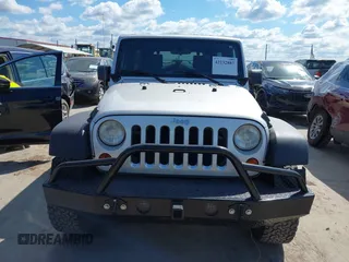 2008 Jeep Wrangler Unlimited Rubicon with VIN 1J4GA69178L550598, listed as a IAAI auction lot 42232887 with 99,637 mi miles and . Bid and sale history available at carsss.com. Image 12.