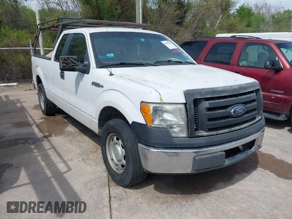 2011 Ford F-150 XL with VIN 1FTEX1CM3BFC07956, listed as a IAAI auction lot 41897005 with 277,429 mi miles. Bid and sale history available at carsss.com. Image 1.