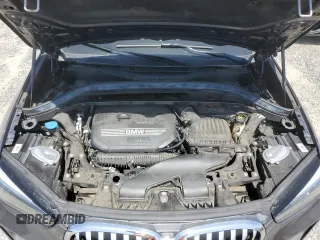 2020 BMW X1 xDrive28i с VIN WBXJG9C06L5R54942, выставлен на аукционе Copart как лот 54262435 с пробегом 65 217 миль миль и Списание • Salvage title. История ставок и продаж доступна на DreamBid. Изображение 12.