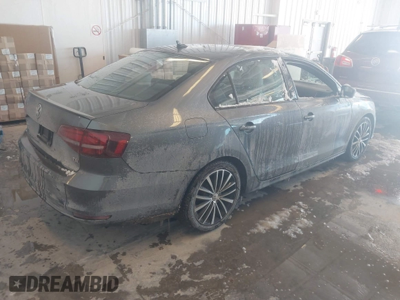 2016 Volkswagen Jetta Sport z VIN 3VWD17AJ9GM250243, wystawiony jako IAAI lot #41618054 z przebiegiem 38 520 mil mil oraz . Historia ofert i sprzedaży dostępna na DreamBid. Obrazek 4.