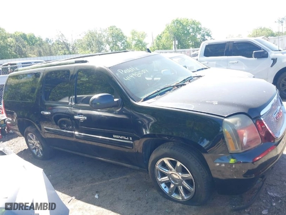 2008 GMC Yukon XL Denali with VIN 1GKFK66888J141543, listed as a IAAI auction lot 41998054 with 253,957 mi miles. Bid and sale history available at carsss.com. Image 13.