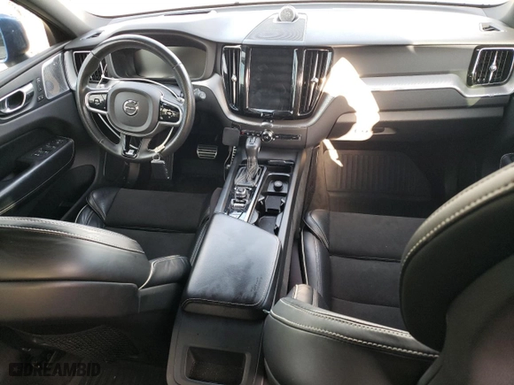 2018 Volvo XC60 R-Design with VIN YV4A22RM2J1011736, listed as a Copart auction lot 61342734 with 100,790 mi miles and Non Repairable. Bid and sale history available at carsss.com. Image 8.