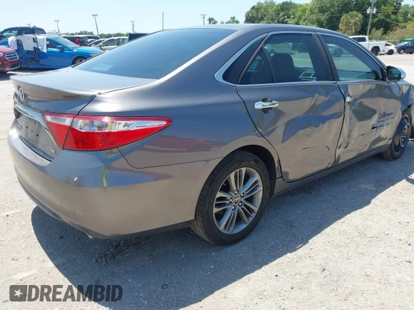 2015 Toyota Camry XLE with VIN 4T1BF1FK7FU020846, listed as a IAAI auction lot 42017645 with 187,129 mi miles. Bid and sale history available at carsss.com. Image 4.