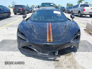 2018 McLaren 720S z VIN SBM14DCA9JW001142, wystawiony jako IAAI lot #42370707 z przebiegiem 15 654 mil mil oraz . Historia ofert i sprzedaży dostępna na DreamBid. Obrazek 6.