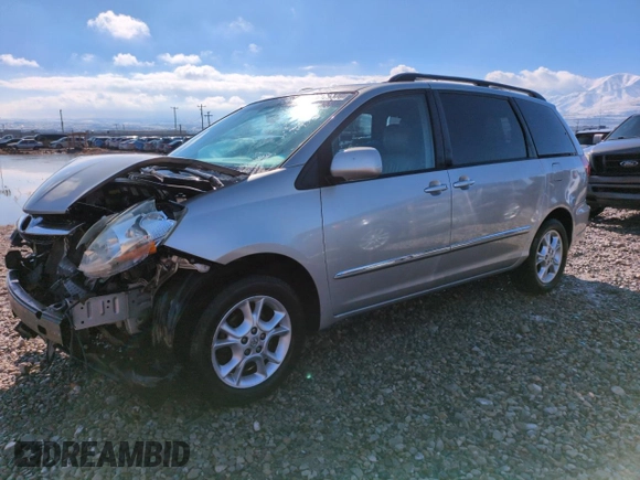 2006 Toyota Sienna XLE with VIN 5TDBA22C86S071218, listed as a Copart auction lot 46125575 with 205,953 mi miles and Salvage Title. Bid and sale history available at carsss.com. Image 1.