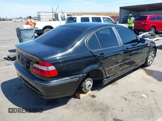 2002 BMW 3 Series 325i z VIN WBAEV33452KL77466, wystawiony jako IAAI lot #42224224 z przebiegiem 115 077 mil mil oraz . Historia ofert i sprzedaży dostępna na DreamBid. Obrazek 4.