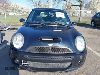 2006 MINI Hardtop S with VIN WMWRE33526TL24203, listed as a IAAI auction lot 41988451 with 88,746 mi miles and . Bid and sale history available at DreamBid. Image 12.