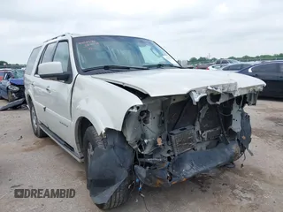 2005 Lincoln Navigator Luxury z VIN 5LMFU27515LJ24658, wystawiony jako IAAI lot #42159701 z przebiegiem Nie podano mil oraz . Historia ofert i sprzedaży dostępna na DreamBid. Obrazek 1.