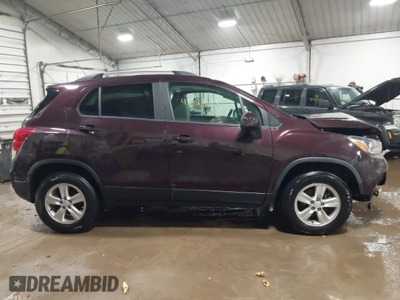 2022 Chevrolet Trax LT with VIN KL7CJPSM8NB543754, listed as a IAAI auction lot 41521615 with 41,291 mi miles. Bid and sale history available at carsss.com. Image 13.