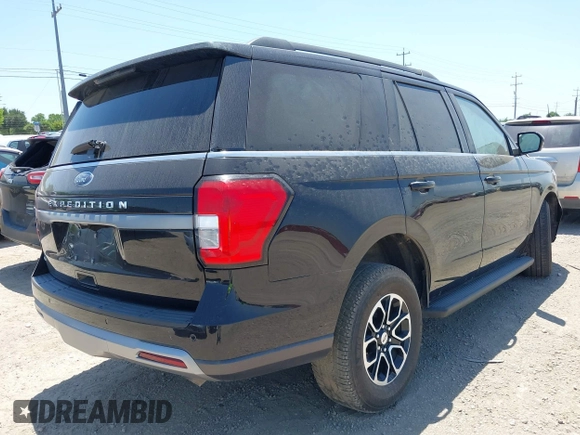 2024 Ford Expedition XLT with VIN 1FMJU1H8XREA41871, listed as a IAAI auction lot 42033644 with 44,450 mi miles. Bid and sale history available at carsss.com. Image 4.
