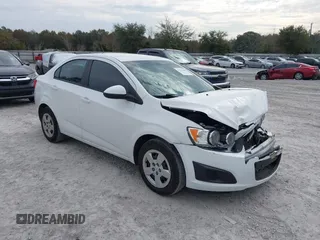2014 Chevrolet Sonic LS z VIN 1G1JA5SH4E4237231, wystawiony jako IAAI lot #41511606 z przebiegiem 61 139 mil mil oraz . Historia ofert i sprzedaży dostępna na DreamBid. Obrazek 1.