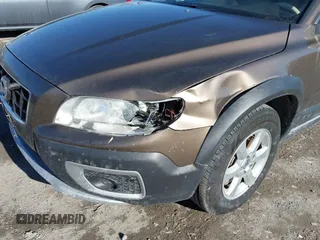 2013 Volvo XC70 3.2L with VIN YV4952BZ6D1154242, listed as a IAAI auction lot 41370020 with 190,784 mi miles and . Bid and sale history available at DreamBid. Image 6.